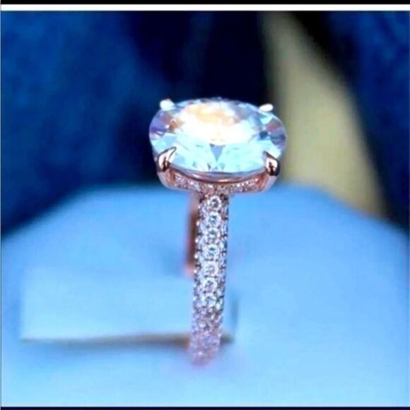 10 Carat Zircon Gold plated Ring! New in gift box - Picture 10 of 10